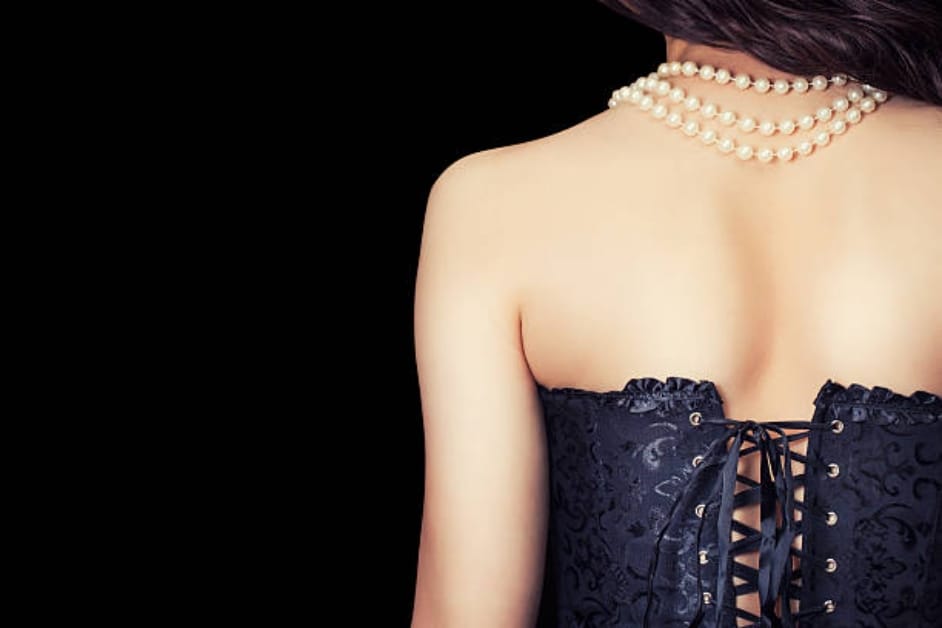 What is the difference between a corset and a bustier?