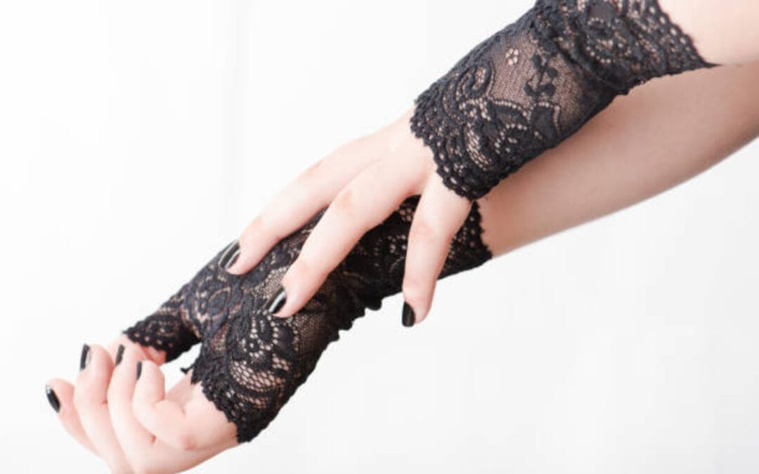 The Aura Behind Fingerless Lace Gloves – Why You Should Purchase These