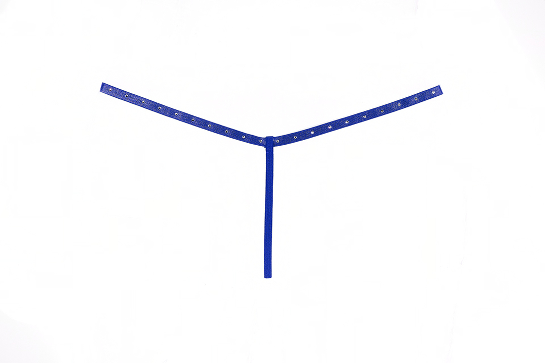 Elle G-String